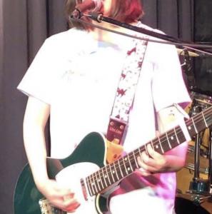みい