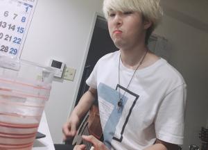 うめ 和也