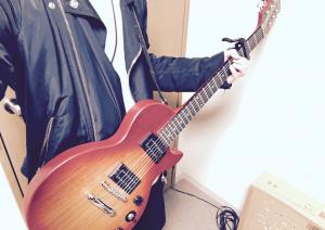 てぃー氏