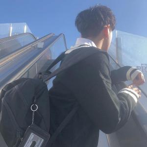S氏.
