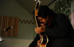 Akiguitar 