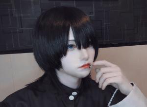 ドラムを叩く人