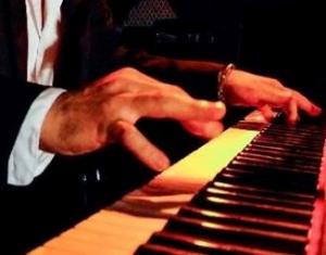 PIANO MAN