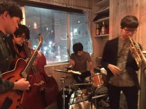 Daiki_drums_ukulele