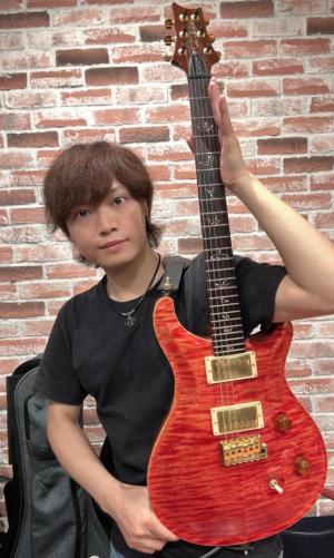 作編曲、ギターです。